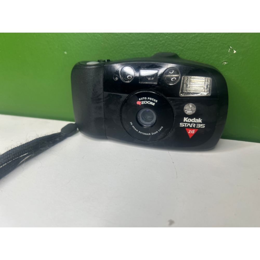Kodak Star 35 ZD 35mm Film Camera 38-60mm Ektanar Zoom Lens Black Vintage